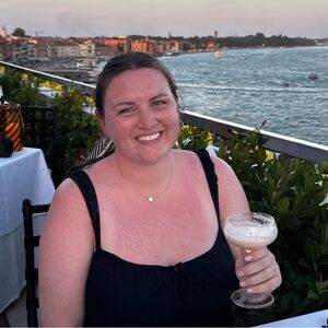 Meet your Posher, Laurette